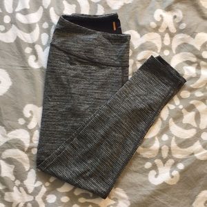 NWOT Lucy (like Lulu) leggings